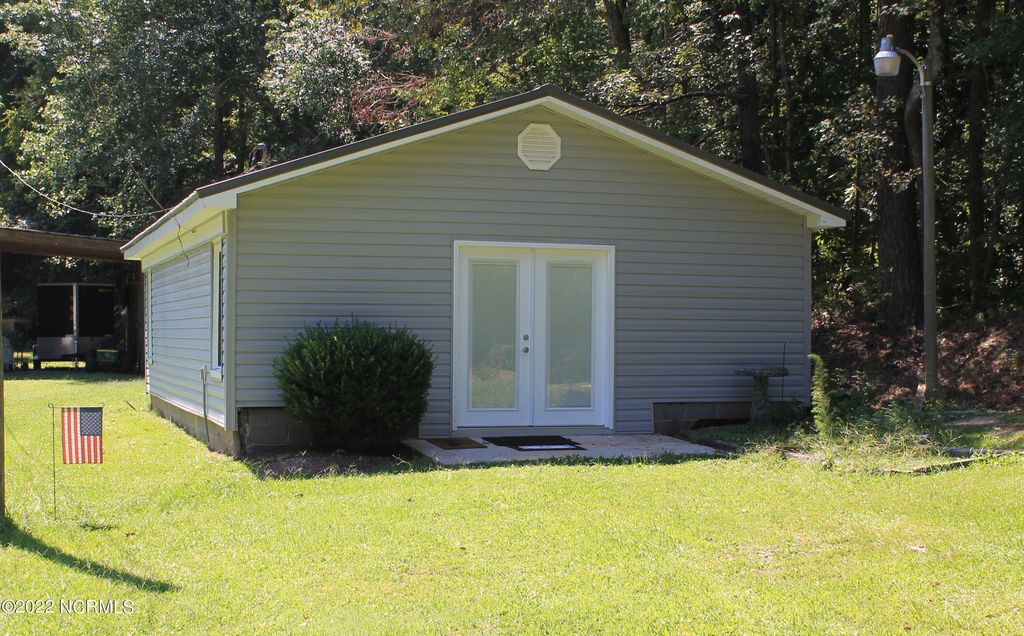 1136 S McNeill Street, Carthage, NC 28327