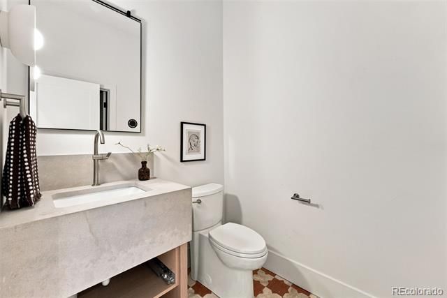 1516 S Clayton Street, Denver, CO 80210