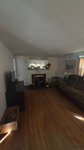 34 Server Street, Manchester, CT 06040