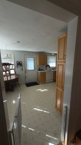 34 Server Street, Manchester, CT 06040