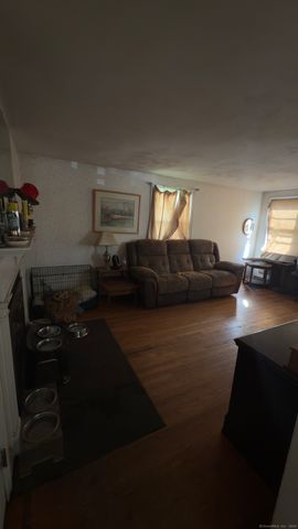 34 Server Street, Manchester, CT 06040