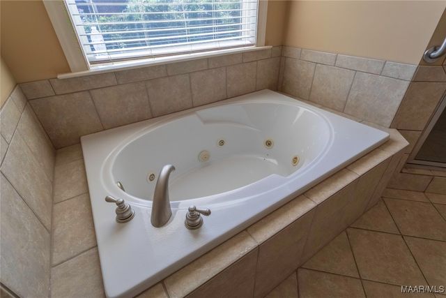 232 Loch Ridge, Wetumpka, AL 36092