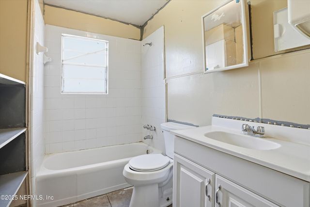 11558 RAFT Road, Jacksonville, FL 32218