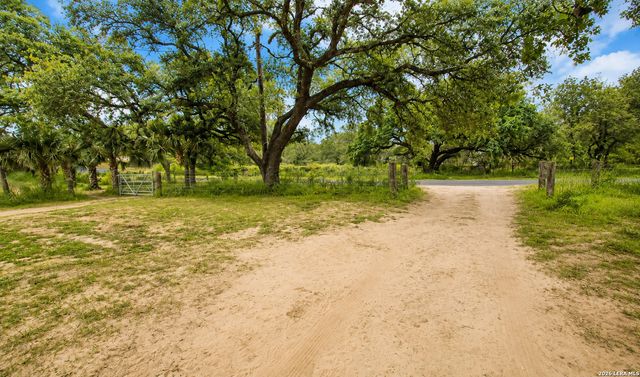 411 Peaceful Lane, San Antonio, TX 78264