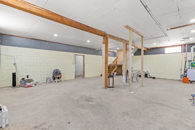 738 Old Hillsboro Road, Henniker, NH 03244