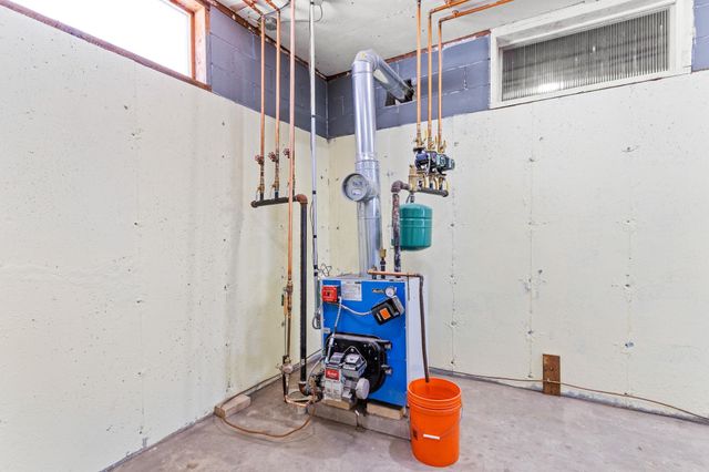 738 Old Hillsboro Road, Henniker, NH 03244