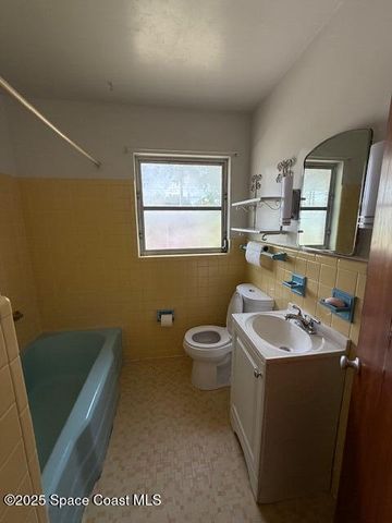 1325 Sun Circle W, Melbourne, FL 32935