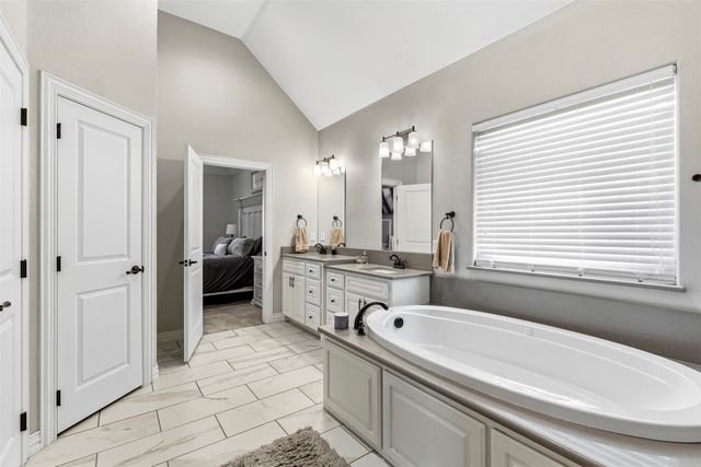 1037 Addison Avenue, Pottsboro, TX 75076
