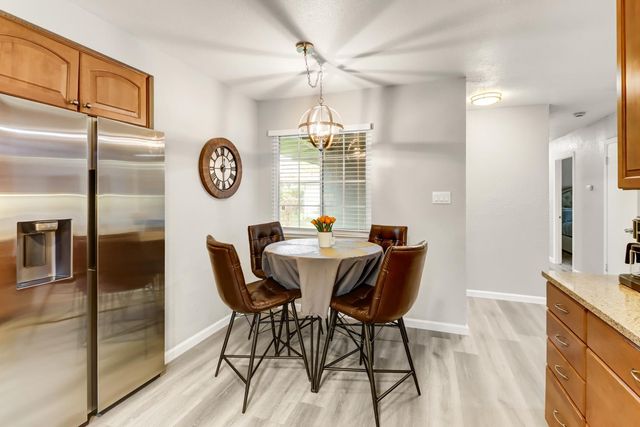 2040 Kellogg Way, Rancho Cordova, CA 95670