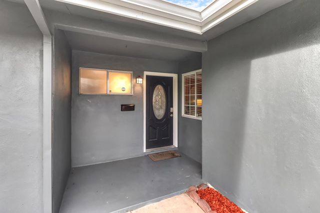 2040 Kellogg Way, Rancho Cordova, CA 95670