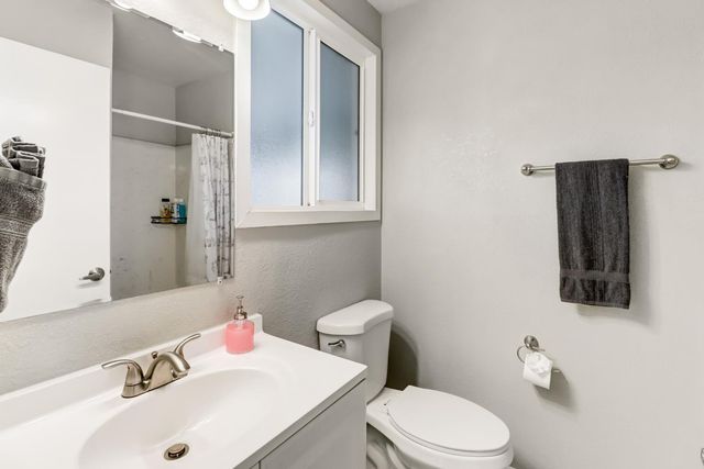 2040 Kellogg Way, Rancho Cordova, CA 95670