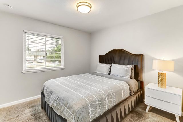 2040 Kellogg Way, Rancho Cordova, CA 95670