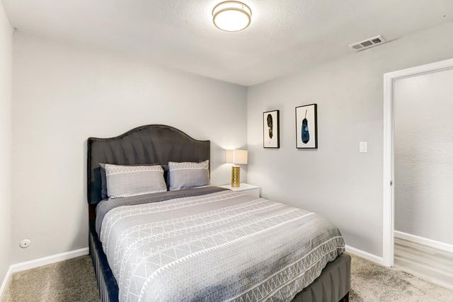 2040 Kellogg Way, Rancho Cordova, CA 95670