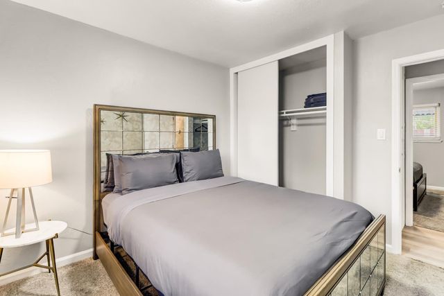 2040 Kellogg Way, Rancho Cordova, CA 95670