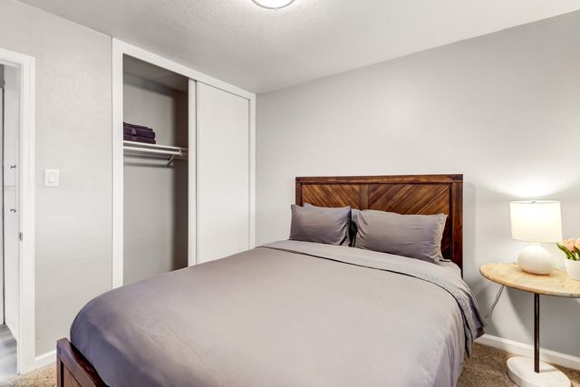 2040 Kellogg Way, Rancho Cordova, CA 95670