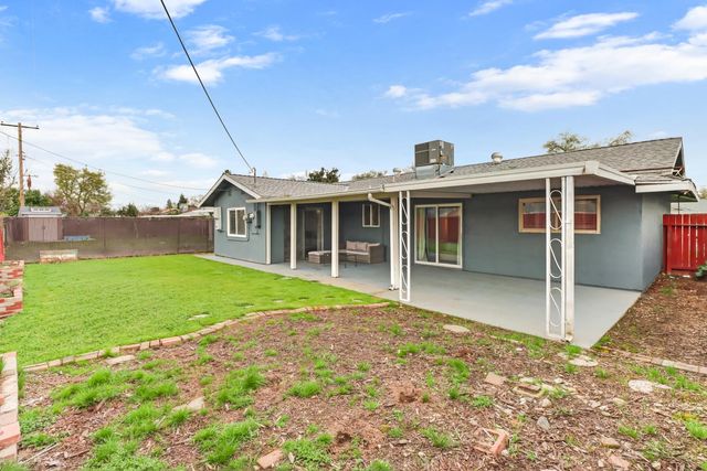 2040 Kellogg Way, Rancho Cordova, CA 95670