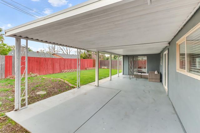 2040 Kellogg Way, Rancho Cordova, CA 95670