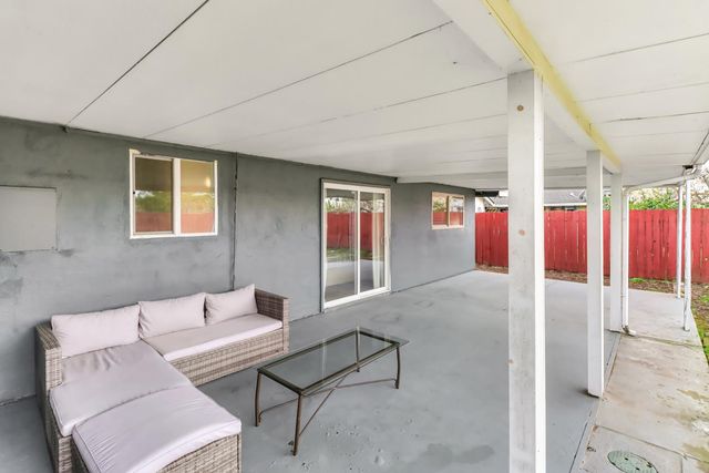 2040 Kellogg Way, Rancho Cordova, CA 95670