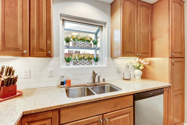 2040 Kellogg Way, Rancho Cordova, CA 95670