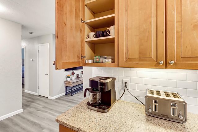 2040 Kellogg Way, Rancho Cordova, CA 95670