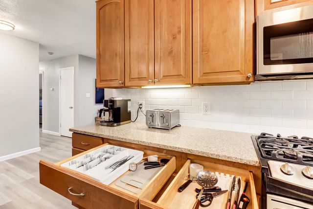 2040 Kellogg Way, Rancho Cordova, CA 95670