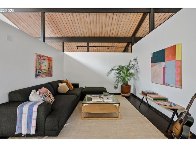 700 PEBBLE BEACH Ct, Lake Oswego, OR 97034