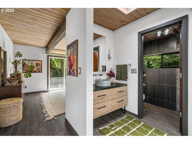 700 PEBBLE BEACH Ct, Lake Oswego, OR 97034