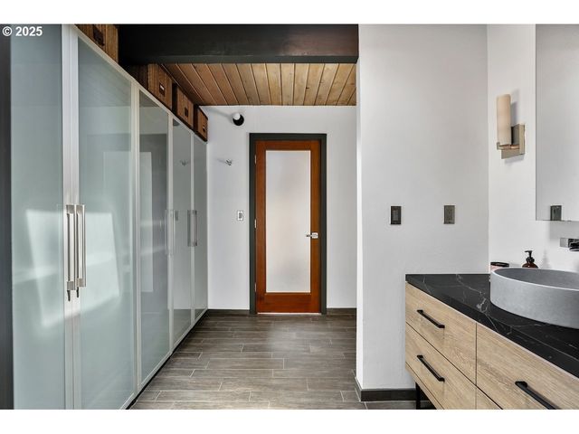 700 PEBBLE BEACH Ct, Lake Oswego, OR 97034