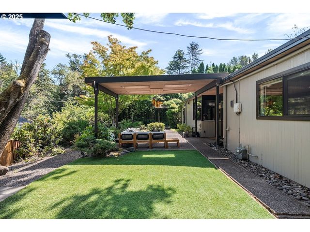 700 PEBBLE BEACH Ct, Lake Oswego, OR 97034
