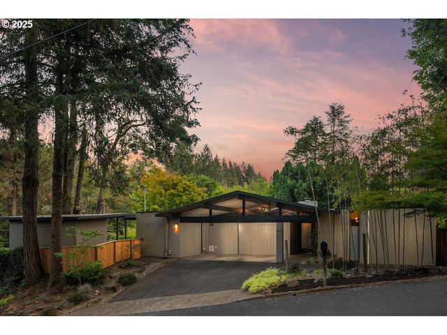 700 PEBBLE BEACH Ct, Lake Oswego, OR 97034