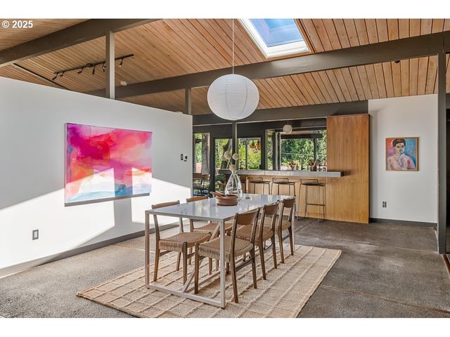 700 PEBBLE BEACH Ct, Lake Oswego, OR 97034