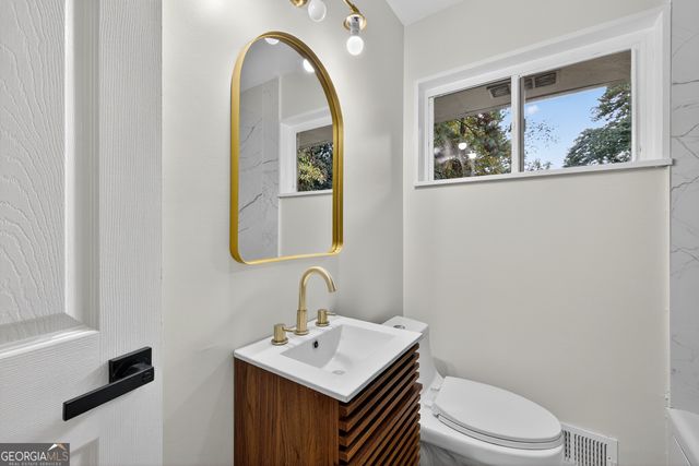 2296 Lyle Road, College Park, GA 30337