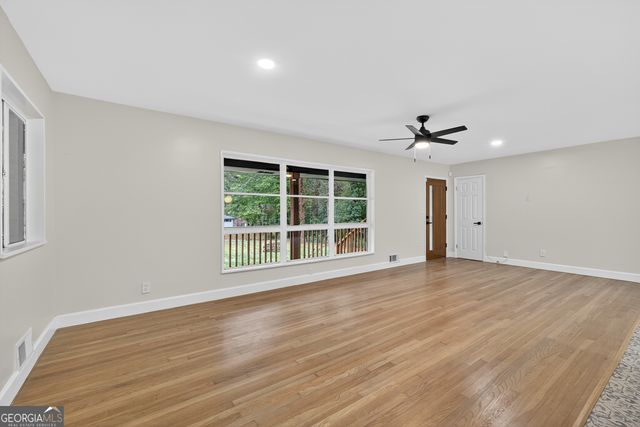 2296 Lyle Road, College Park, GA 30337