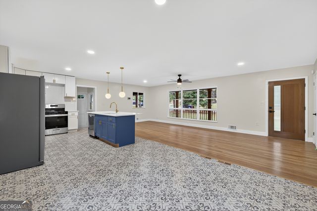 2296 Lyle Road, College Park, GA 30337