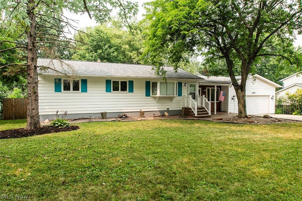 1490 Garfield Avenue, Brunswick, OH 44212