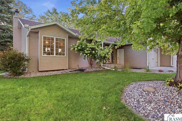 14 Renann Court, North Mankato, MN 56003