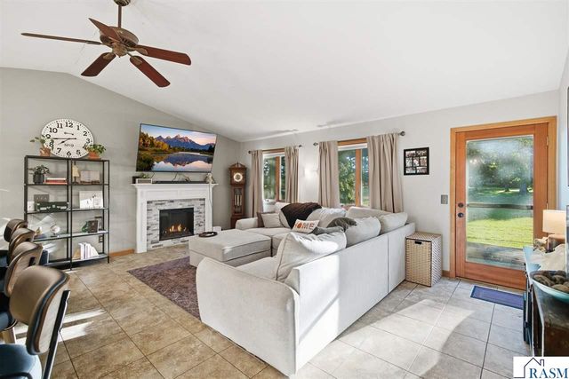 14 Renann Court, North Mankato, MN 56003