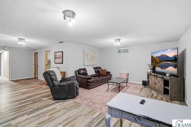 14 Renann Court, North Mankato, MN 56003