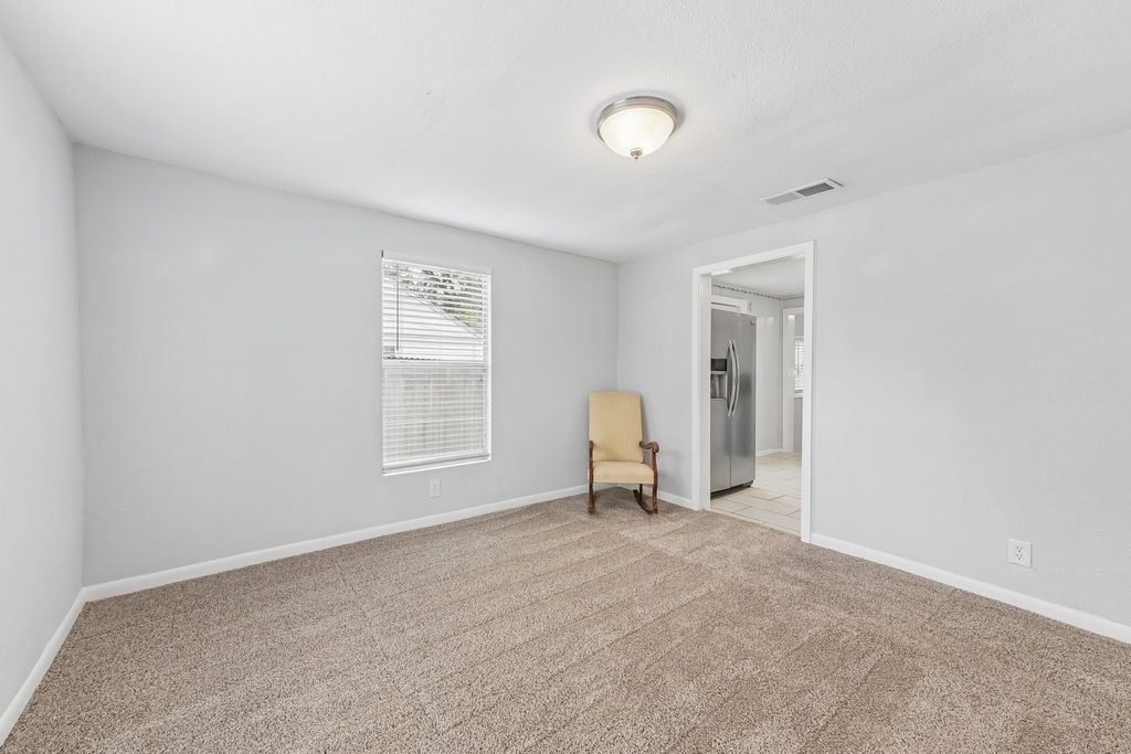 200 N Roe Street, White Settlement, TX 76108 — photo 4