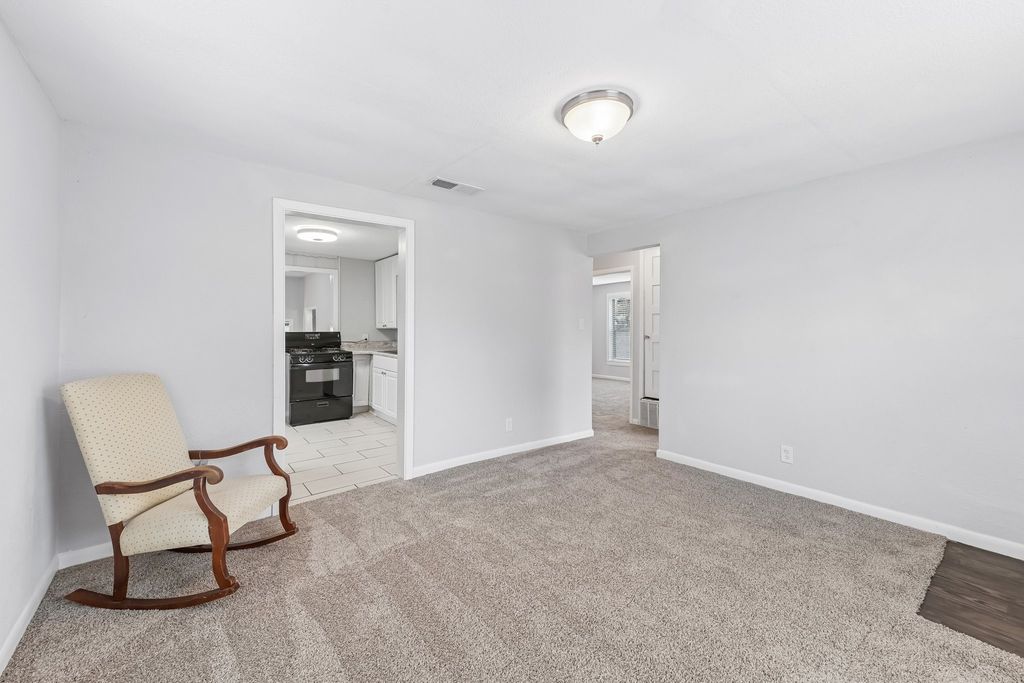 200 N Roe Street, White Settlement, TX 76108 — photo 5