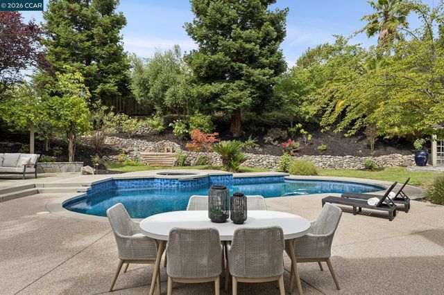 2478 Alamo Country Cir, Alamo, CA 94507