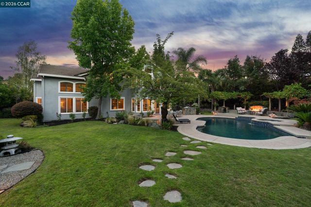 2478 Alamo Country Cir, Alamo, CA 94507
