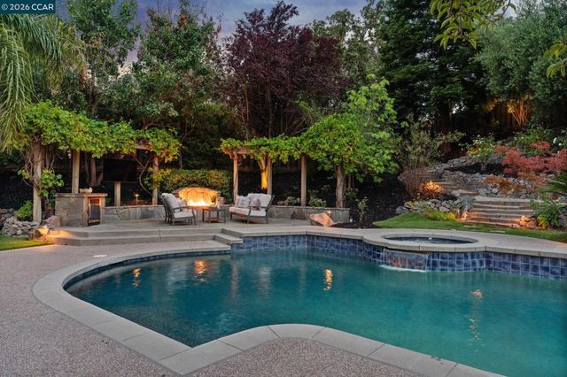 2478 Alamo Country Cir, Alamo, CA 94507