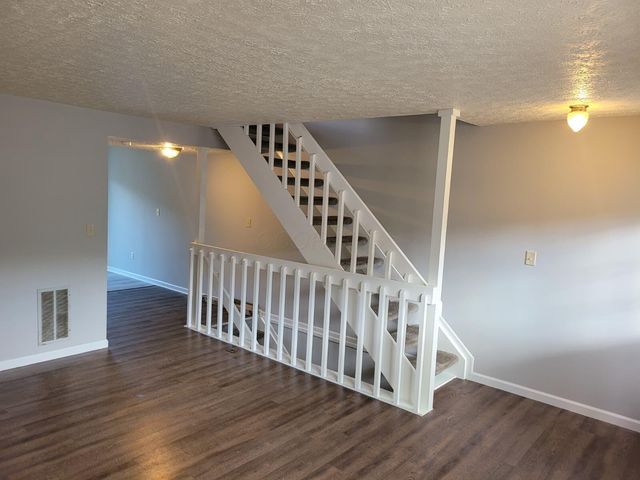 872 Upholland Lane, 12D, Worthington, OH 43085