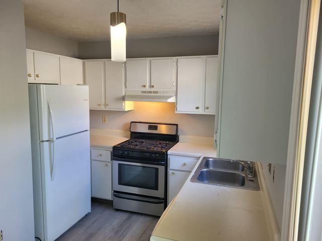 872 Upholland Lane, 12D, Worthington, OH 43085