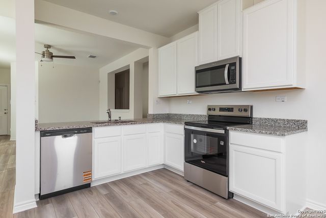 421 Horizon place, Seguin, TX 78155