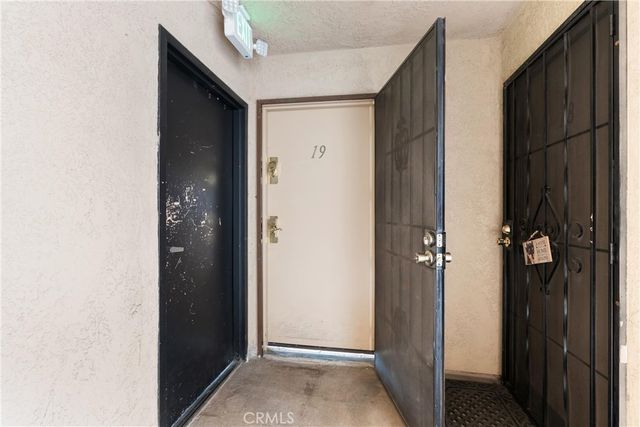 1140 Pacific Avenue 19, Long Beach, CA 90813