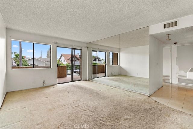 1140 Pacific Avenue 19, Long Beach, CA 90813