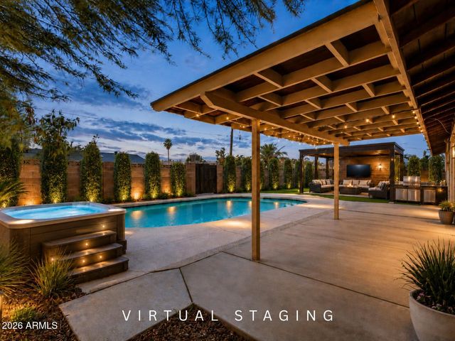 537 E LAGUNA Drive, Tempe, AZ 85282
