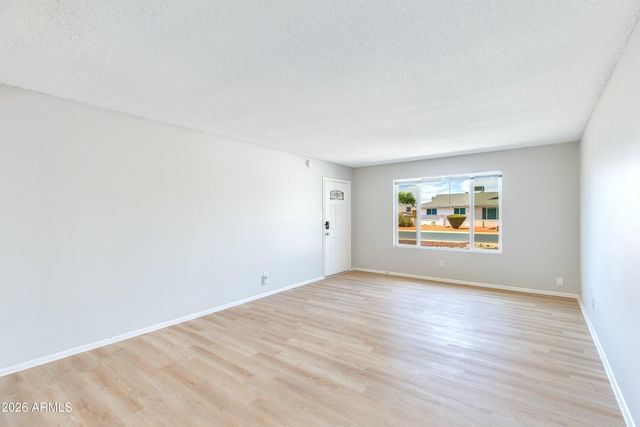 537 E LAGUNA Drive, Tempe, AZ 85282